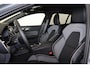 Volvo V60 T6 Recharge AWD Plus Dark - Panorama/schuifdak - IntelliSafe Assist & Surround - 360º Camera - Harman/Kardon audio - Verwarmde voorstoelen, stuur & achterbank - Parkeersensoren voor & achter - Elektr. bedienb. voorstoelen met geheugen - Head up display - Extra getint glas - 19' LMV
