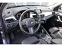 BMW X1 141PK Automaat sDrive18i High Executive | Trekhaak | PDC V+A | Verw. Voorstoelen | Climate control | El. Achterklep |