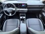 Hyundai Kona Comfort Plus 1.6 GDI HEV 137pk | STOEL + STUURVERW. | NAVI | APPLE CARPLAY / ANDROID AUTO | 18'' TWO-TONE LM-VELGEN |