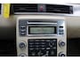 Volvo V70 150PK Summum | Verw. Voorstoelen | Verw. Achterbank | Trekhaak | PDC Achter | Cruise Control | 17" LMV |