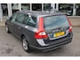 Volvo V70 150PK Summum | Verw. Voorstoelen | Verw. Achterbank | Trekhaak | PDC Achter | Cruise Control | 17" LMV |
