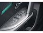 Peugeot e-2008 EV Allure Pack 50 kWh | Navi By App | Stoelverwarming | Climate Control | Parkeesensoren | Apple Carplay & Android Auto | !!
