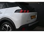 Peugeot e-2008 EV Allure Pack 50 kWh | Navi By App | Stoelverwarming | Climate Control | Parkeesensoren | Apple Carplay & Android Auto | !!