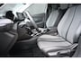 Peugeot e-2008 EV Allure Pack 50 kWh | Navi By App | Stoelverwarming | Climate Control | Parkeesensoren | Apple Carplay & Android Auto | !!