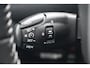 Peugeot e-2008 EV Allure Pack 50 kWh | Navi By App | Stoelverwarming | Climate Control | Parkeesensoren | Apple Carplay & Android Auto | !!