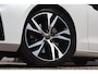 Volvo V60 B4 R-Design 197pk | Memory | Navigatie | Dodehoek | Dodehoek | Keyless | Camera | ACC | Navi