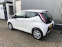 Toyota Aygo 1.0 VVT-i x-play / NAVIGATIE / AIRCO / ACHTERUITRIJCAMERA / NL-AUTO / 5 DEURS / ELEK. PAKKET / ZUINIG