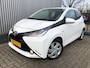 Toyota Aygo 1.0 VVT-i x-play / NAVIGATIE / AIRCO / ACHTERUITRIJCAMERA / NL-AUTO / 5 DEURS / ELEK. PAKKET / ZUINIG