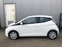 Toyota Aygo 1.0 VVT-i x-play / NAVIGATIE / AIRCO / ACHTERUITRIJCAMERA / NL-AUTO / 5 DEURS / ELEK. PAKKET / ZUINIG