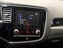 Mitsubishi Outlander 2.4 PHEV Pure / 1E EIGENAAR / AIRCO / CRUISE / PARKEERSENSOREN / TREKHAAK / CAMERA / APPLE CAR PLAY / NL-AUTO