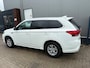Mitsubishi Outlander 2.4 PHEV Pure / 1E EIG / APPLE CAR PLAY / STOELVERWARMING / CRUISE / ECC / NL-AUTO / TREKHAAK / CAMERA