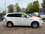 Mitsubishi Outlander 2.4 PHEV Pure / 1E EIG / APPLE CAR PLAY / STOELVERWARMING / CRUISE / ECC / NL-AUTO / TREKHAAK / CAMERA
