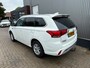 Mitsubishi Outlander 2.4 PHEV Pure / 1E EIG / APPLE CAR PLAY / STOELVERWARMING / CRUISE / ECC / NL-AUTO / TREKHAAK / CAMERA