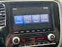 Mitsubishi Outlander 2.4 PHEV Pure / 1E EIG / APPLE CAR PLAY / STOELVERWARMING / CRUISE / ECC / NL-AUTO / TREKHAAK / CAMERA