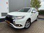 Mitsubishi Outlander 2.4 PHEV Pure / 1E EIG / APPLE CAR PLAY / STOELVERWARMING / CRUISE / ECC / NL-AUTO / TREKHAAK / CAMERA