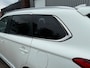 Mitsubishi Outlander 2.4 PHEV Pure / 1E EIG / APPLE CAR PLAY / STOELVERWARMING / CRUISE / ECC / NL-AUTO / TREKHAAK / CAMERA