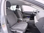 Volkswagen Golf 1.0 TSI Life Navigatie - PDC - Side Assist - Camera - ACC - Sfeerverlichting