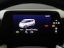 Volkswagen ID. Buzz L1 Pro Bulli 79 kWh 7p. | Trekhaak | Sluithulp | 7 persoons | Two-Tone | Adaptieve Cruise Control |