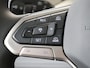 Volkswagen ID. Buzz L1 Pro Bulli 79 kWh 7p. | Trekhaak | Sluithulp | 7 persoons | Two-Tone | Adaptieve Cruise Control |