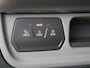 Volkswagen ID. Buzz L1 Pro Bulli 79 kWh 7p. | Trekhaak | Sluithulp | 7 persoons | Two-Tone | Adaptieve Cruise Control |