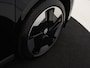Volkswagen ID. Buzz L1 Pro Bulli 79 kWh 7p. | Trekhaak | Sluithulp | 7 persoons | Two-Tone | Adaptieve Cruise Control |