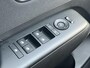 Hyundai Kona Electric Long Range Pure Edition 64.8 kWh | Parkeersensoren voor en achter | Adaptieve Cruise Control | Keyless entry en start |
