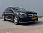 Mercedes-Benz GLA 180 AMG Night Edition Plus Automaat | Afneembare Trekhaak | Navigatie | Camera | Cruise Control | Stoelverwarming | | Airco | Audioinstallatie met CD-speler | Bi-xenon koplampen