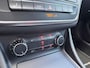 Mercedes-Benz GLA 180 AMG Night Edition Plus Automaat | Afneembare Trekhaak | Navigatie | Camera | Cruise Control | Stoelverwarming | | Airco | Audioinstallatie met CD-speler | Bi-xenon koplampen