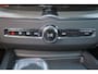 Volvo XC60 T6 Recharge AWD Plus Dark - IntelliSafe Assist & Surround - Harman/Kardon audio - Parkeercamera achter - Verwarmde voorstoelen, stuur & achterbank - Parkeersensoren voor & achter - Elektr. bedienb. voorstoelen met geheugen - Draadloze tel. lader - Extra getint glas - 21' LMV
