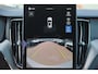 Volvo XC60 T6 Recharge AWD Plus Dark - IntelliSafe Assist & Surround - Harman/Kardon audio - Parkeercamera achter - Verwarmde voorstoelen, stuur & achterbank - Parkeersensoren voor & achter - Elektr. bedienb. voorstoelen met geheugen - Draadloze tel. lader - Extra getint glas - 21' LMV