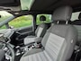 Volkswagen Touran 1.5 TSI Highline 7p 150PK DSG/AUTO Glazen panorama-dak | Trekhaak uitklapbaar | Achteruitrijcamera | Adaptief cruise control | Apple carplay android auto | Stoelverwarming | Dodehoek detectie | Navigatie | Keyless entry/start | DAB | 18"LMV