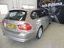 BMW 3-Serie Touring 320i Business Line Leer | Navi | LMV | PDC achter | CPV | Cruise
