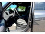 Land Rover Defender 110 2.0 P300e 110 X-Dynamic HSE 297kW/404pk Aut8 PANORAMADAK + ADAPT.CRUISE + LUCHTVERING + MERIDIAN AUDIO + EL.TREKHAAK + LEER + STOEL-&STUURVERWARMING + 360 CAMERA + HEAD-UP + PARKSENSOREN + 22" LM-VELGEN!!