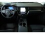 Volvo V60 B4 Essential Edition | Stoelverwarming | Stuurwielverwarming | Parkeersensoren voor + achter | Parkeercamera | BLIS | Lederen Bekleding | Pilot Assist | Google Infotainment