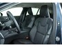 Volvo V60 B4 Essential Edition | Stoelverwarming | Stuurwielverwarming | Parkeersensoren voor + achter | Parkeercamera | BLIS | Lederen Bekleding | Pilot Assist | Google Infotainment
