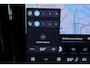 Volvo V60 B4 Essential Edition | Stoelverwarming | Stuurwielverwarming | Parkeersensoren voor + achter | Parkeercamera | BLIS | Lederen Bekleding | Pilot Assist | Google Infotainment