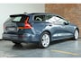 Volvo V60 B4 Essential Edition | Stoelverwarming | Stuurwielverwarming | Parkeersensoren voor + achter | Parkeercamera | BLIS | Lederen Bekleding | Pilot Assist | Google Infotainment