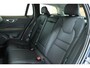 Volvo V60 B4 Essential Edition | Stoelverwarming | Stuurwielverwarming | Parkeersensoren voor + achter | Parkeercamera | BLIS | Lederen Bekleding | Pilot Assist | Google Infotainment