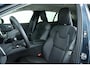 Volvo V60 B4 Essential Edition | Stoelverwarming | Stuurwielverwarming | Parkeersensoren voor + achter | Parkeercamera | BLIS | Lederen Bekleding | Pilot Assist | Google Infotainment