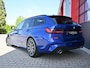 BMW 3-Serie Touring 330e High Executive | M-Sport | Pano | 360 | Laser Led | Keyless | Carplay / Android Auto | Cruise | Ambient | Stoel & Stuurwielverwarming | Memory | Trekhaak | Vernasca Cognac