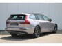 Volvo V60 T6 Automaat Plug-in hybrid AWD Plus Dark | Adaptive Cruisecontrol| Blind Spot | 360 Camera | Premium Audio by Harman/Kardon | Semi Elektr. Trekhaak | Stoelverwarming voor & achter | Stuurverwarming|Electrisch bedienbare voorstoelen.