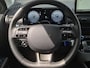 Hyundai Inster Evolve Plus 49 kWh / SOH 100% / Origineel Nederlands / Fabrieksgarantie tot 03-2030 / Stuur & Stoelverwarming / V2L / Stuur- & Stoelverwarming / CCS snelladen / warmtepomp / Rondomzicht camera / Draadloze telefoon lader / Apple Carplay Android Auto /
