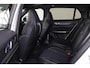 Lynk & Co 01 More - Panorama/schuifdak - Adaptieve Cruise control met stuurovername - Infinity Audio by Harman/Kardon - BLIS - Stoelverwarming voor - Adaptieve LED koplampen - Geïntegreerde dashcam voor - Elektr. bedienb. achterklep - Draadloze Apple Carplay & Android Auto - Keyless Entry & drive - 20' LMV