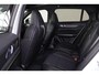 Lynk & Co 01 1.5 More - Panorama/schuifdak - Adaptieve Cruise control met stuurovername - Infinity Audio by Harman/Kardon - BLIS - Stoelverwarming voor - Adaptieve LED koplampen - Geïntegreerde dashcam voor - Elektr. bedienb. achterklep - Draadloze Apple Carplay & Android Auto - Keyless Entry & drive - 20' LMV