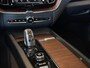 Volvo XC60 2.0 T8 Twin Engine AWD Inscription | Luchtvering | Bowers & Wilkins Audio | Stoelventilatie | Stoelverwarming | Stuurwiel Verwarmd | Head-Up Display