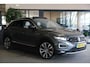 Volkswagen T-Roc 2.0 TSI 4Motion Sport Pano Beats Trekhaak Leder PDC DCC Navi