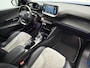 Peugeot e-2008 EV GT Pack 50 kWh 3-Fase SOH 89,8% | Panoramadak | 3D i-Cockpit | Navigatie | Camera | Carplay&Android