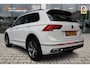 Volkswagen Tiguan 1.4 TSI eHybrid R-Line | Trekhaak | ACC | 19 Inch |