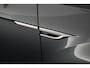 Volkswagen T-Roc 1.5 TSI 150pk DSG R-Line Trekhaak Camera Stoelverwarming Massage Virtual Cockpit Navigatie