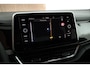 Volkswagen T-Roc 1.5 TSI 150pk DSG R-Line Trekhaak Camera Stoelverwarming Massage Virtual Cockpit Navigatie